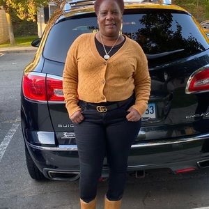 Meet your Posher, Olivia